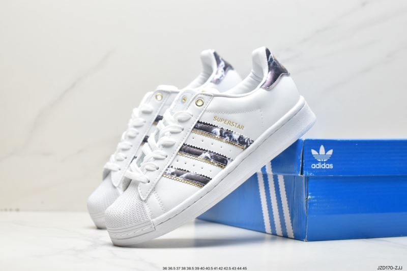 Adidas Sneakers